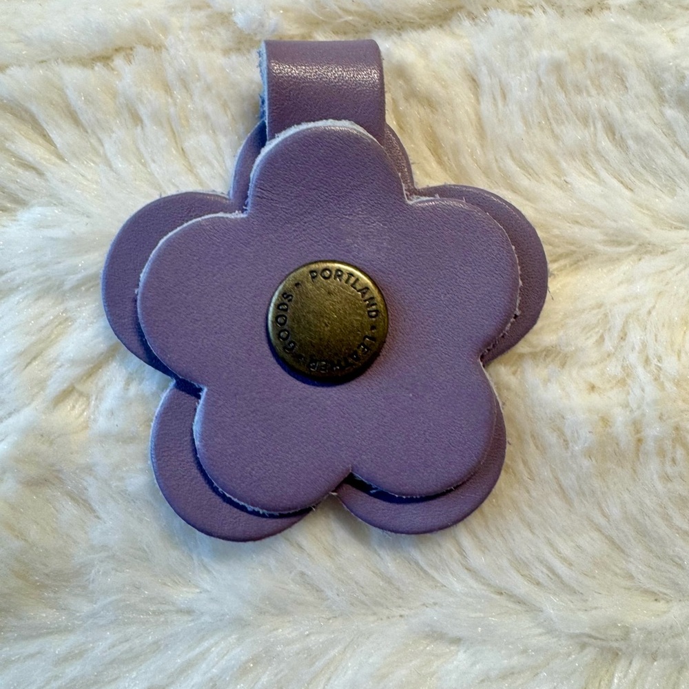 Portland Leather Goods Snap Flower - Lavender